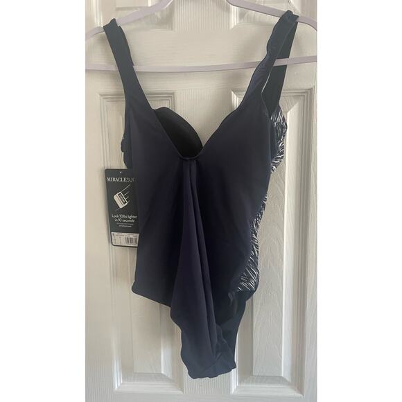 MIRACLESUIT "SILVER SHORES TEMPTRESS" one piece swimsuit in Midnight, A32 - Picture 4 of 7